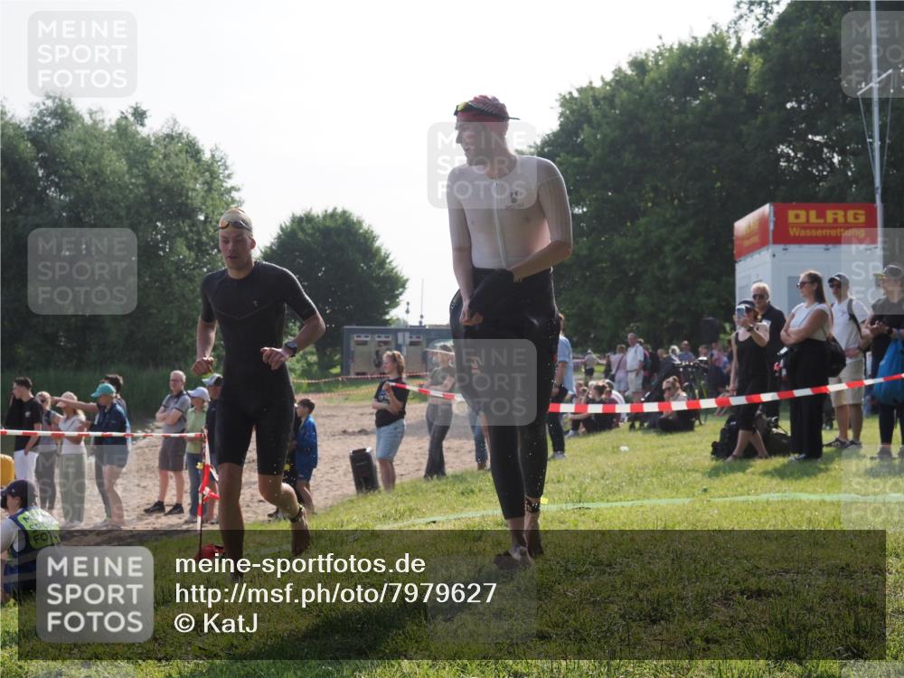 15.06.2025 - 27. Vierlanden-Triathlon KatJ http://msf.ph/oto/7979627 15.06.2025 08:43:38 Schwimmen 32, 65, 74 meine-sportfotos.de