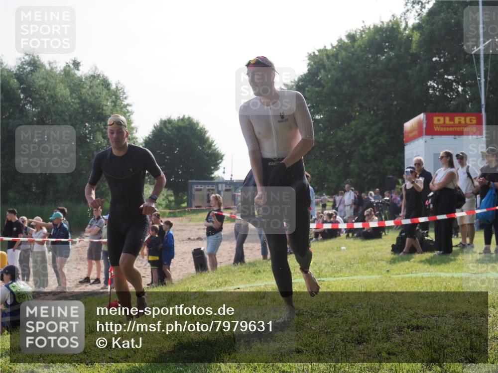 15.06.2025 - 27. Vierlanden-Triathlon KatJ http://msf.ph/oto/7979631 15.06.2025 08:43:38 Schwimmen 32, 65, 74 meine-sportfotos.de