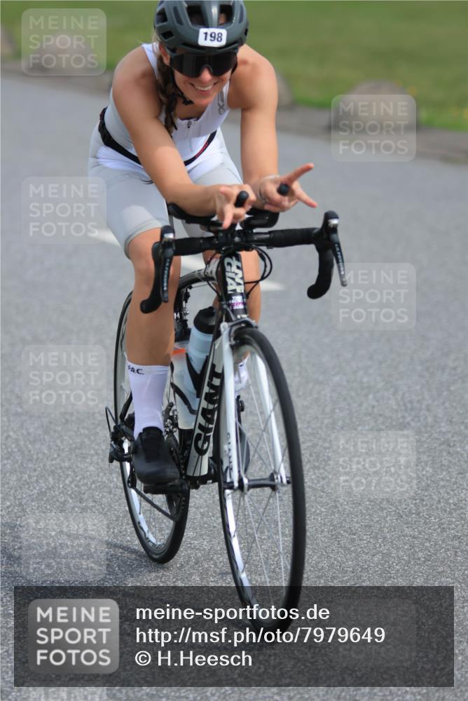 15.06.2025 - 27. Vierlanden-Triathlon H.Heesch http://msf.ph/oto/7979649 15.06.2025 10:34:42 Radfahren 104, 116, 198 meine-sportfotos.de