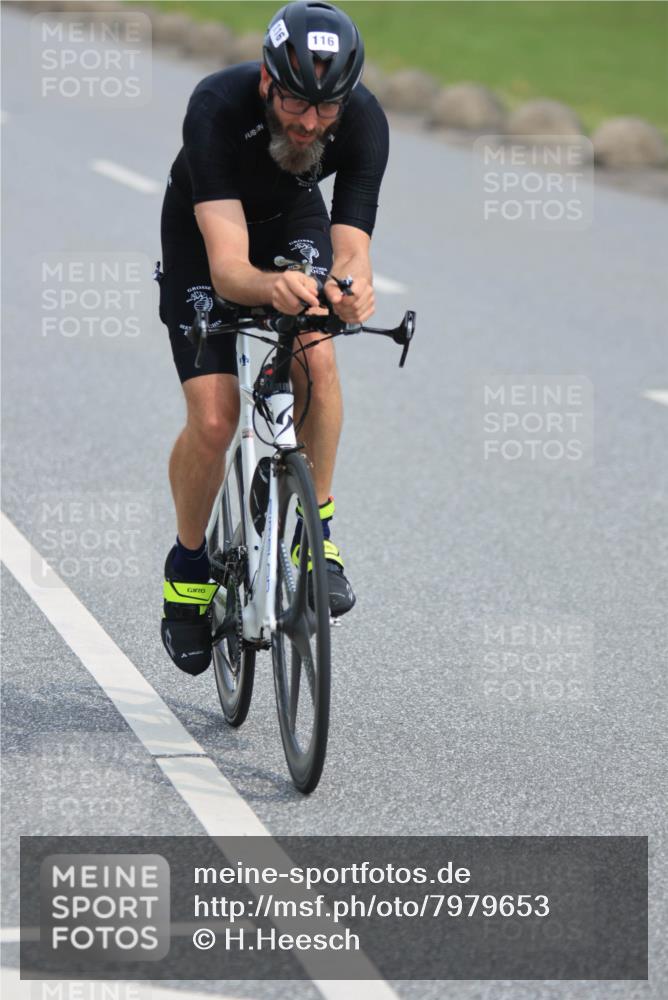 15.06.2025 - 27. Vierlanden-Triathlon H.Heesch http://msf.ph/oto/7979653 15.06.2025 10:34:48 Radfahren 116 meine-sportfotos.de