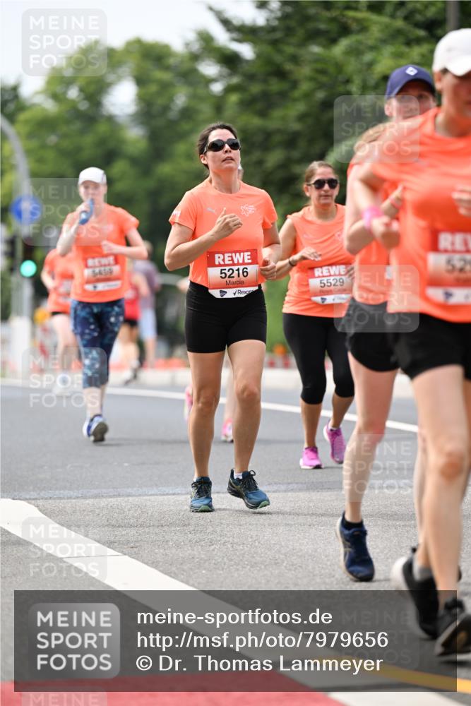 15.06.2025 - REWE Women's Run Dr. Thomas Lammeyer http://msf.ph/oto/7979656 15.06.2025 10:44:48 Laufen 5459, 5216, 5529, 52 meine-sportfotos.de