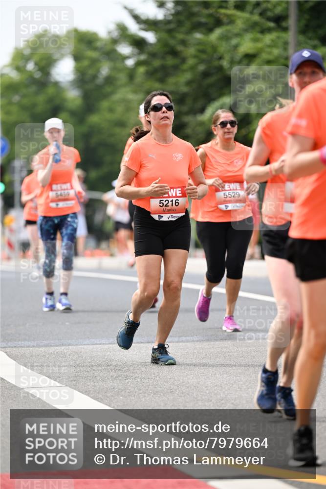 15.06.2025 - REWE Women's Run Dr. Thomas Lammeyer http://msf.ph/oto/7979664 15.06.2025 10:44:48 Laufen 5216, 5529 meine-sportfotos.de
