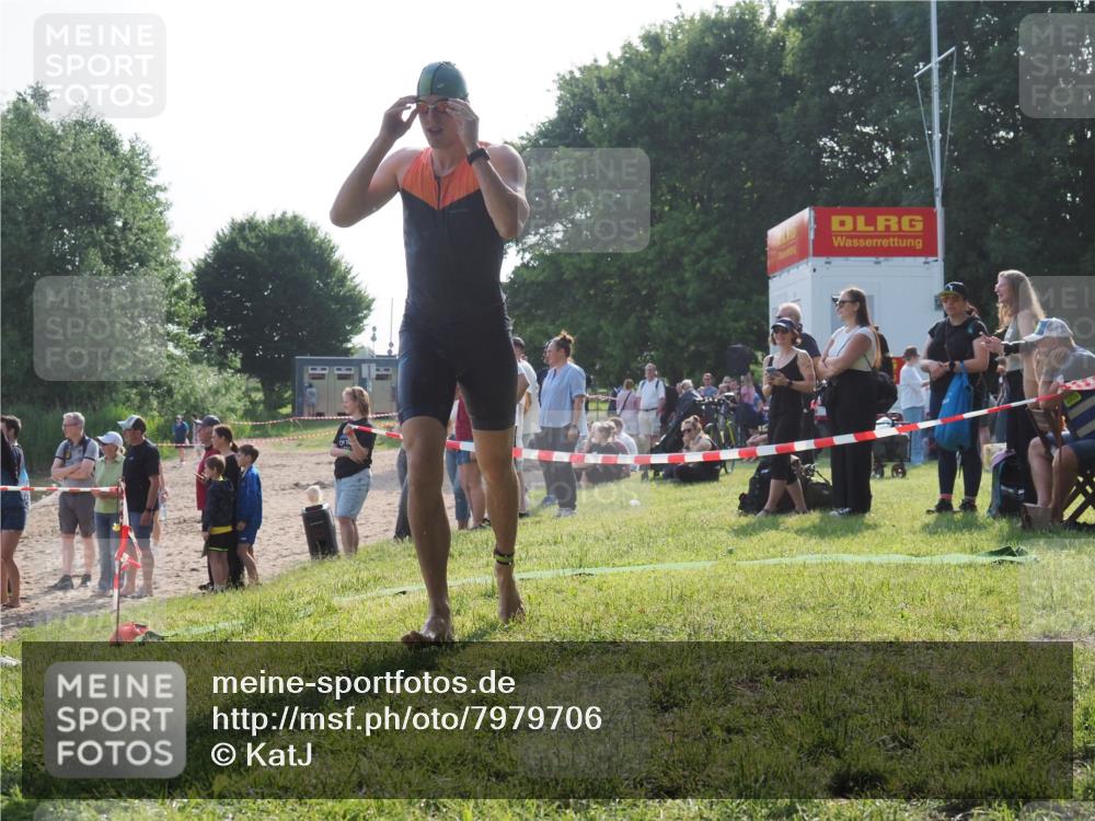 15.06.2025 - 27. Vierlanden-Triathlon KatJ http://msf.ph/oto/7979706 15.06.2025 08:43:45 Schwimmen 32, 65, 74 meine-sportfotos.de