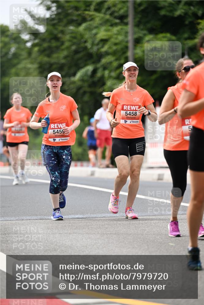 15.06.2025 - REWE Women's Run Dr. Thomas Lammeyer http://msf.ph/oto/7979720 15.06.2025 10:44:50 Laufen 5459, 5458 meine-sportfotos.de