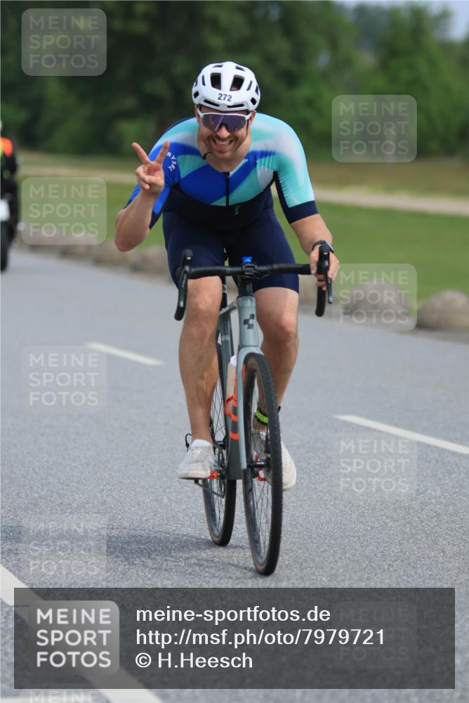 15.06.2025 - 27. Vierlanden-Triathlon H.Heesch http://msf.ph/oto/7979721 15.06.2025 10:35:28 Radfahren 99, 213, 272, 301 meine-sportfotos.de