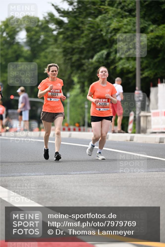 15.06.2025 - REWE Women's Run Dr. Thomas Lammeyer http://msf.ph/oto/7979769 15.06.2025 10:44:52 Laufen 5221, 5220 meine-sportfotos.de