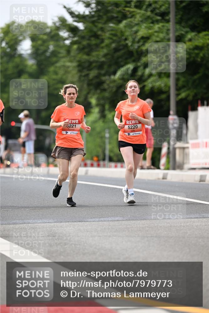15.06.2025 - REWE Women's Run Dr. Thomas Lammeyer http://msf.ph/oto/7979773 15.06.2025 10:44:52 Laufen 6221, 5220 meine-sportfotos.de
