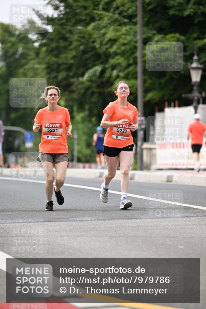 15.06.2025 - REWE Women's Run Dr. Thomas Lammeyer http://msf.ph/oto/7979786 15.06.2025 10:44:53 Laufen 5220, 5221 meine-sportfotos.de