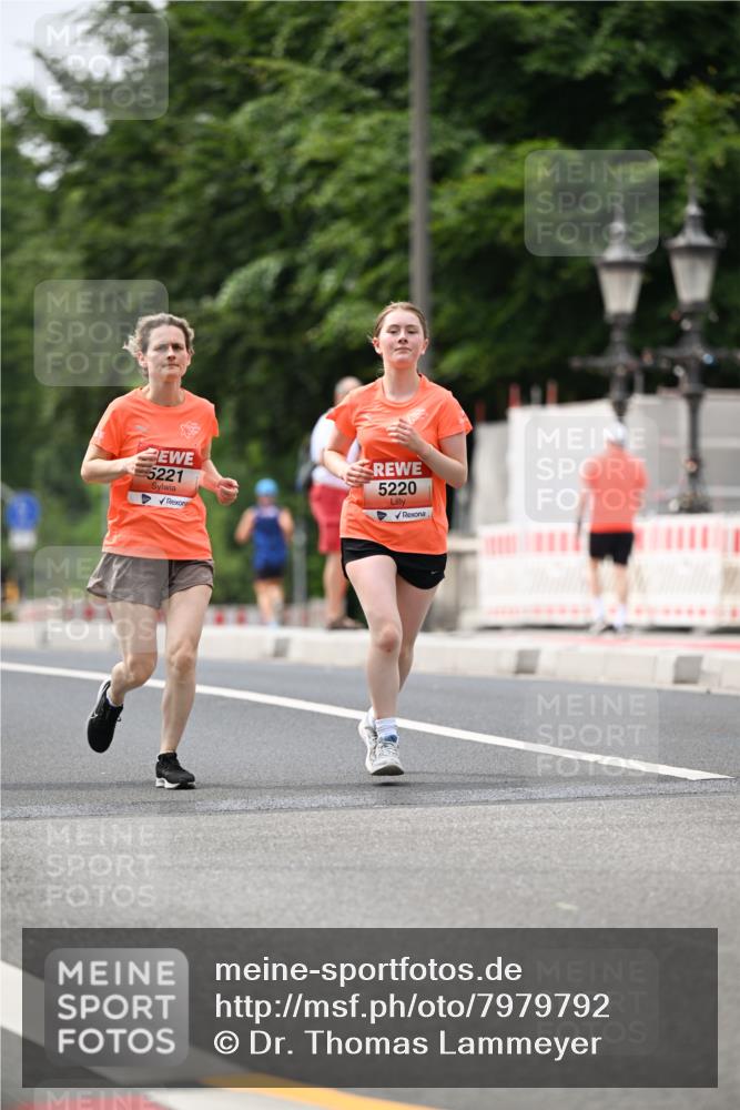 15.06.2025 - REWE Women's Run Dr. Thomas Lammeyer http://msf.ph/oto/7979792 15.06.2025 10:44:53 Laufen 5221, 5220 meine-sportfotos.de