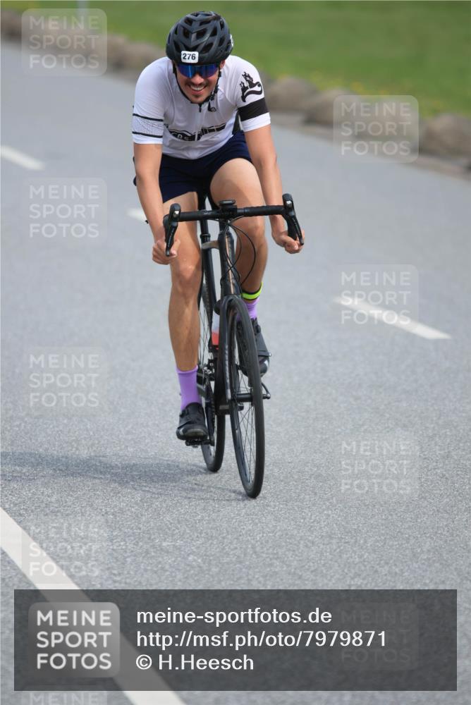 15.06.2025 - 27. Vierlanden-Triathlon H.Heesch http://msf.ph/oto/7979871 15.06.2025 10:36:40 Radfahren 102, 147, 276, 283 meine-sportfotos.de