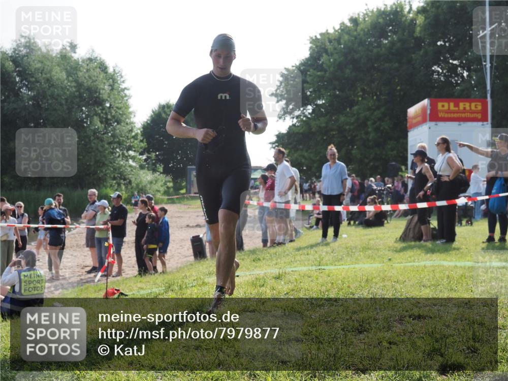 15.06.2025 - 27. Vierlanden-Triathlon KatJ http://msf.ph/oto/7979877 15.06.2025 08:43:59 Schwimmen 23, 84, 113, 183 meine-sportfotos.de