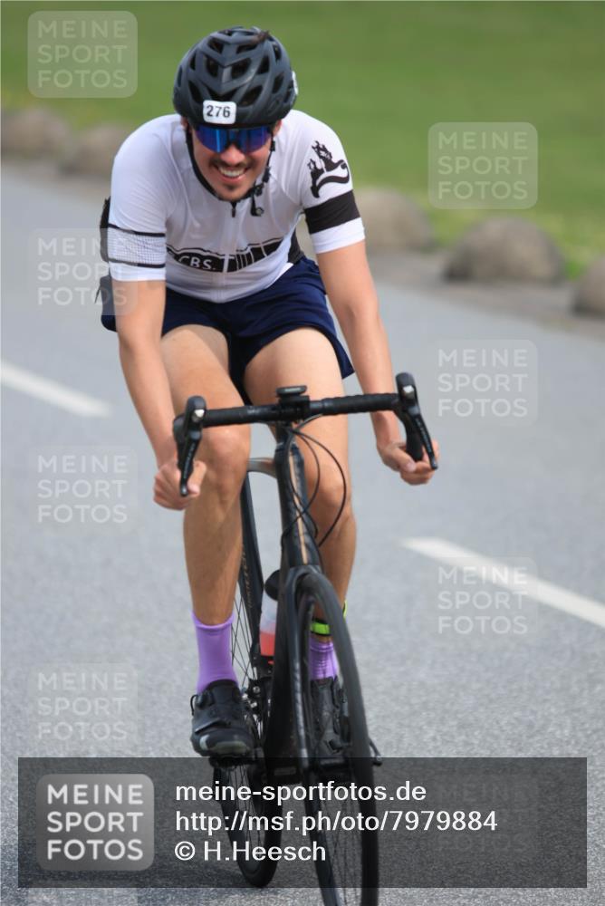15.06.2025 - 27. Vierlanden-Triathlon H.Heesch http://msf.ph/oto/7979884 15.06.2025 10:36:41 Radfahren 102, 276, 283 meine-sportfotos.de