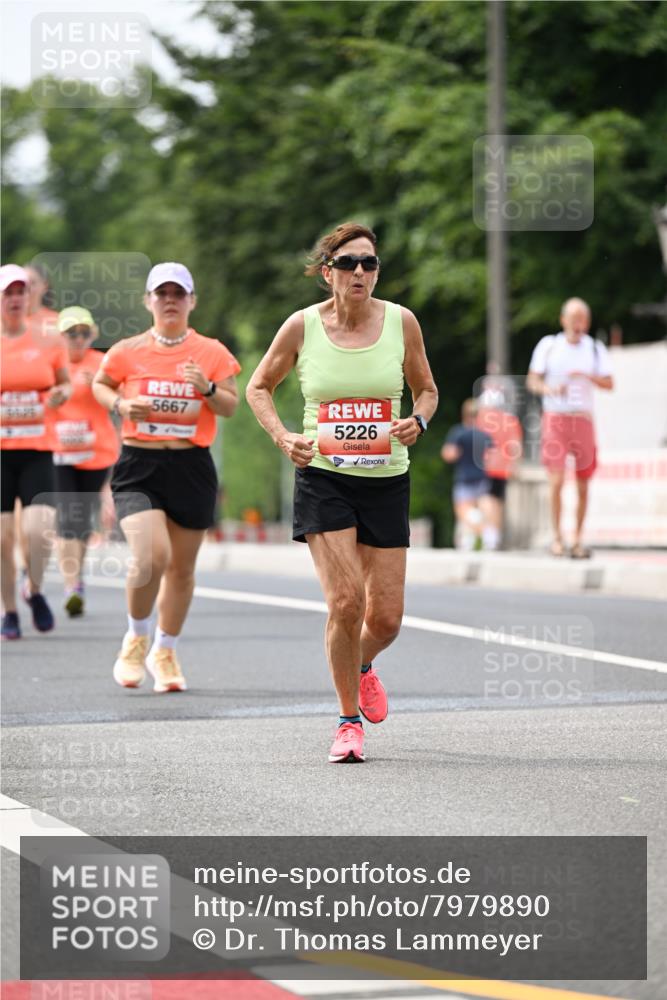15.06.2025 - REWE Women's Run Dr. Thomas Lammeyer http://msf.ph/oto/7979890 15.06.2025 10:44:58 Laufen 5667, 5226 meine-sportfotos.de