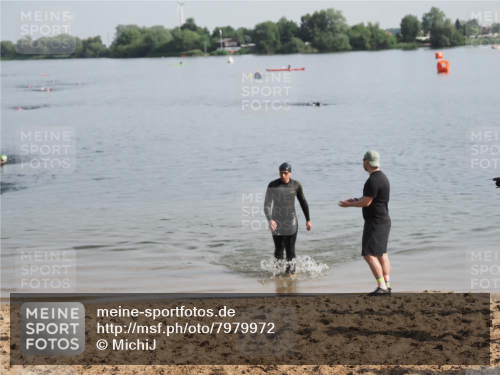 21.06.2025 - 27. Vierlanden-Triathlon MichiJ http://msf.ph/oto/7979972 15.06.2026 09:00:33 Schwimmen 58 meine-sportfotos.de
