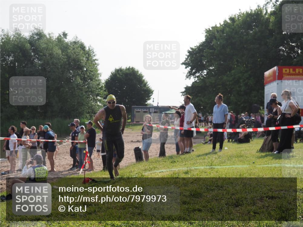15.06.2025 - 27. Vierlanden-Triathlon KatJ http://msf.ph/oto/7979973 15.06.2025 08:44:04 Schwimmen 23, 84, 97, 153, 183 meine-sportfotos.de