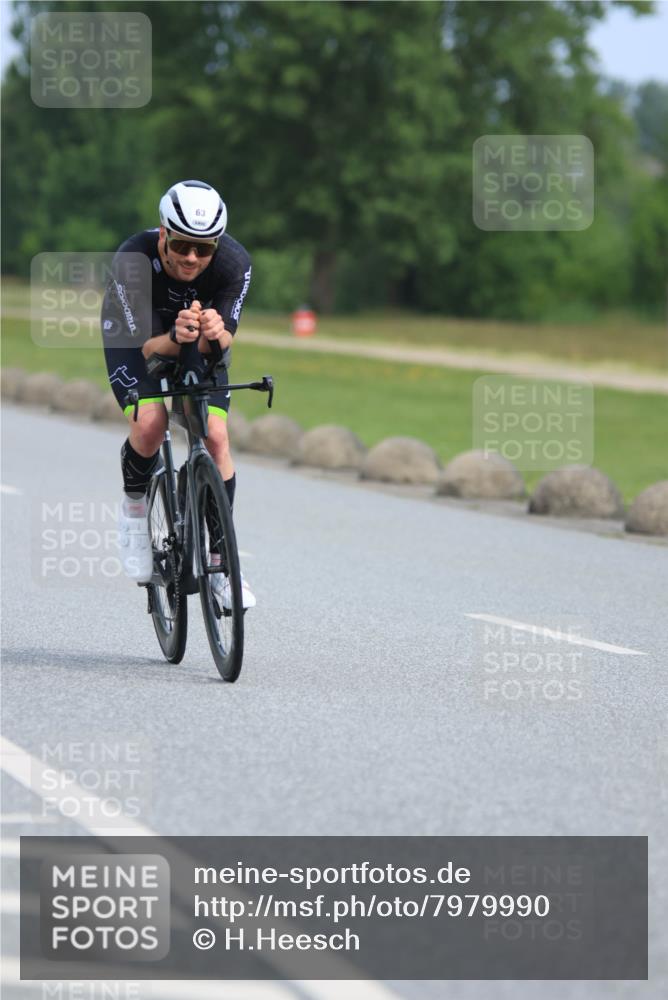 15.06.2025 - 27. Vierlanden-Triathlon H.Heesch http://msf.ph/oto/7979990 15.06.2025 10:37:25 Radfahren 63 meine-sportfotos.de