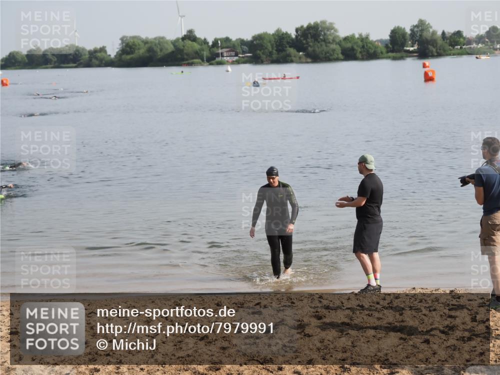 21.06.2025 - 27. Vierlanden-Triathlon MichiJ http://msf.ph/oto/7979991 15.06.2026 09:00:34 Schwimmen 58 meine-sportfotos.de