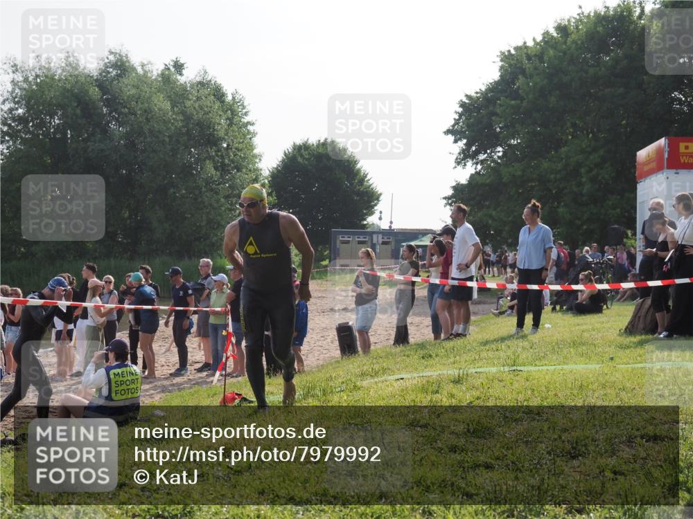15.06.2025 - 27. Vierlanden-Triathlon KatJ http://msf.ph/oto/7979992 15.06.2025 08:44:05 Schwimmen 23, 84, 97, 153, 183 meine-sportfotos.de