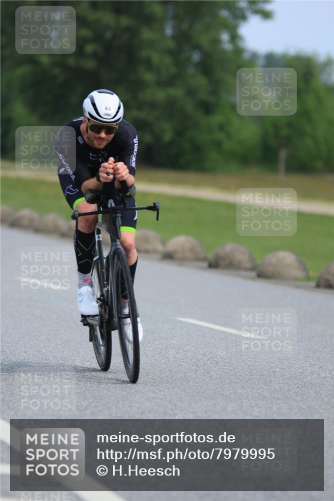 15.06.2025 - 27. Vierlanden-Triathlon H.Heesch http://msf.ph/oto/7979995 15.06.2025 10:37:25 Radfahren 63 meine-sportfotos.de