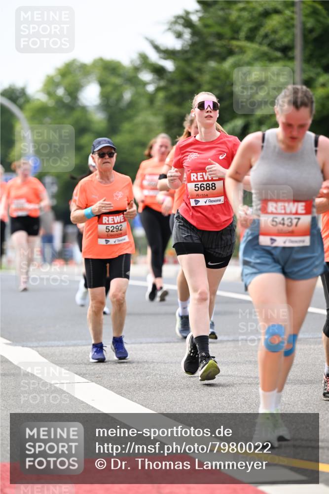 15.06.2025 - REWE Women's Run Dr. Thomas Lammeyer http://msf.ph/oto/7980022 15.06.2025 10:45:04 Laufen 5688, 5292, 5437 meine-sportfotos.de