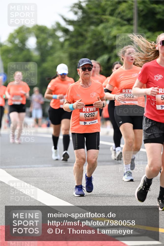 15.06.2025 - REWE Women's Run Dr. Thomas Lammeyer http://msf.ph/oto/7980058 15.06.2025 10:45:05 Laufen 5292, 5522, 5 meine-sportfotos.de