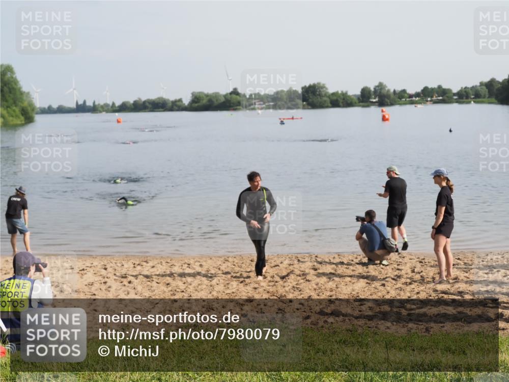 21.06.2025 - 27. Vierlanden-Triathlon MichiJ http://msf.ph/oto/7980079 15.06.2026 09:00:38 Schwimmen 58 meine-sportfotos.de