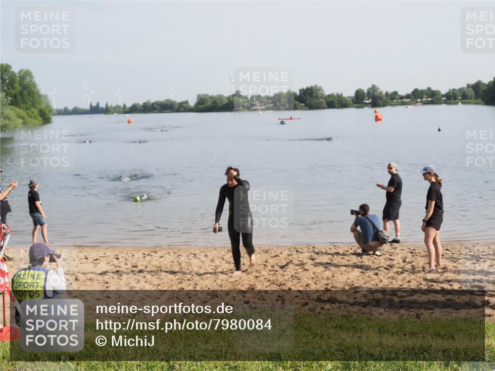 21.06.2025 - 27. Vierlanden-Triathlon MichiJ http://msf.ph/oto/7980084 15.06.2026 09:00:39 Schwimmen 58 meine-sportfotos.de