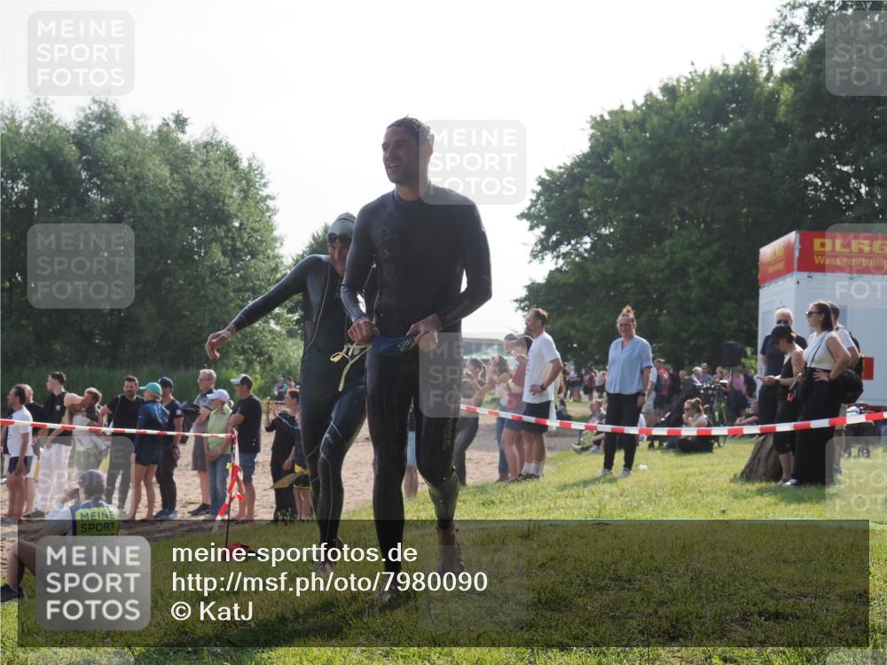 15.06.2025 - 27. Vierlanden-Triathlon KatJ http://msf.ph/oto/7980090 15.06.2025 08:44:10 Schwimmen 23, 97, 153, 174, 183 meine-sportfotos.de