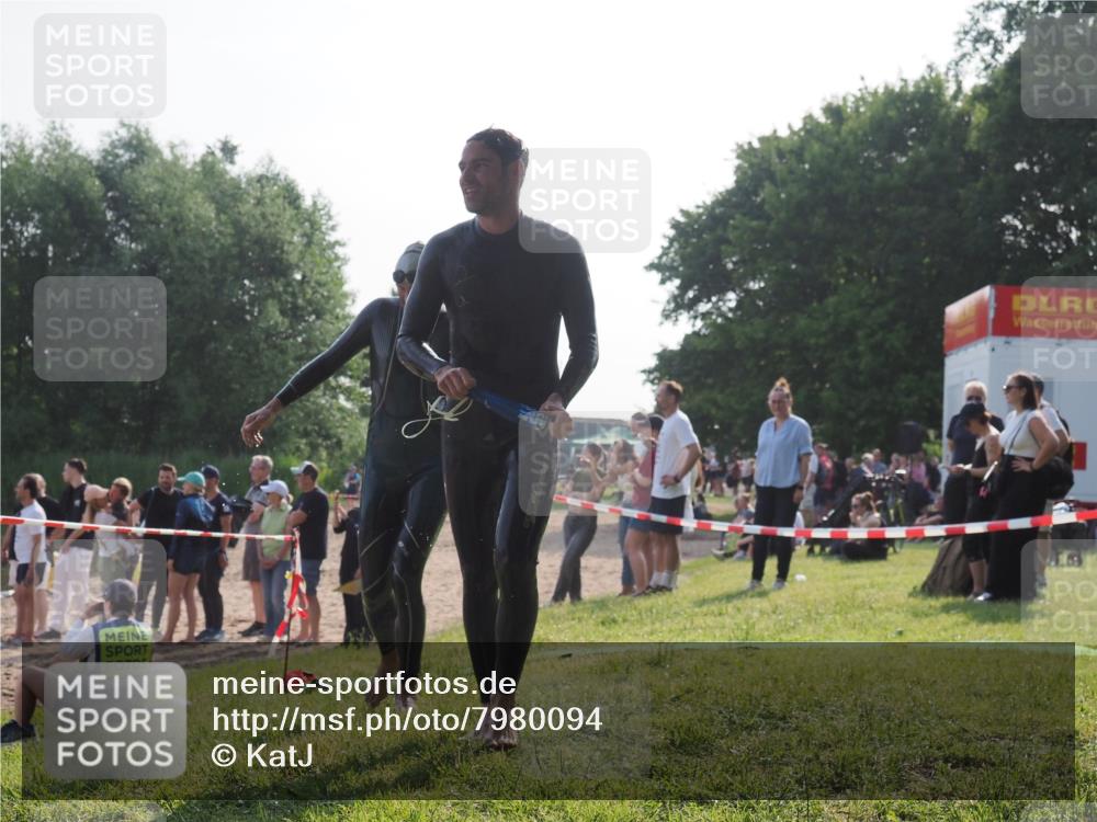 15.06.2025 - 27. Vierlanden-Triathlon KatJ http://msf.ph/oto/7980094 15.06.2025 08:44:10 Schwimmen 23, 97, 153, 174, 183 meine-sportfotos.de