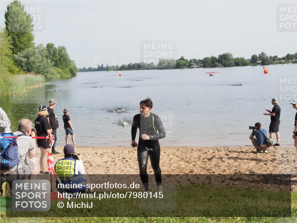 21.06.2025 - 27. Vierlanden-Triathlon MichiJ http://msf.ph/oto/7980145 15.06.2026 09:00:42 Schwimmen 58 meine-sportfotos.de