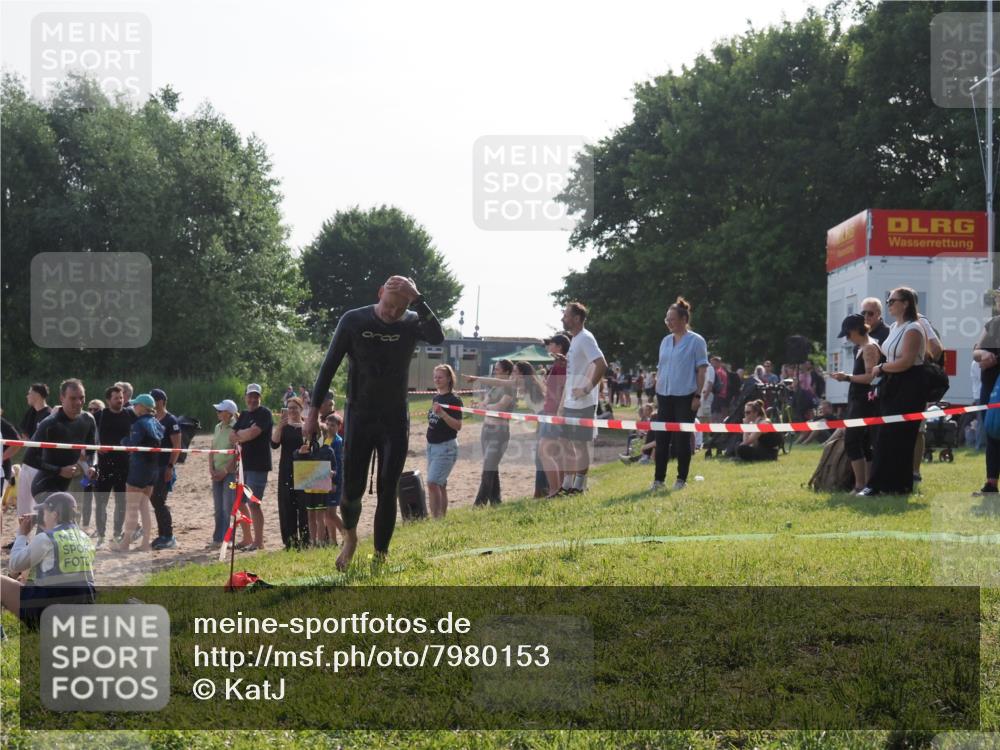 15.06.2025 - 27. Vierlanden-Triathlon KatJ http://msf.ph/oto/7980153 15.06.2025 08:44:17 Schwimmen 97, 130, 153, 173, 174 meine-sportfotos.de