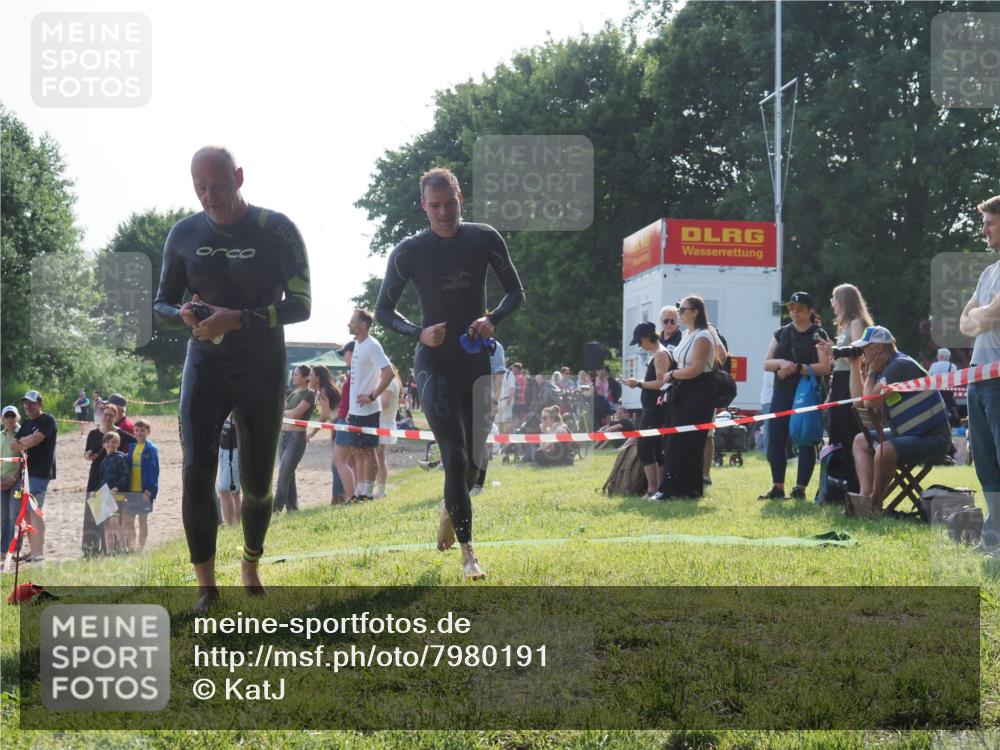 15.06.2025 - 27. Vierlanden-Triathlon KatJ http://msf.ph/oto/7980191 15.06.2025 08:44:20 Schwimmen 130, 173, 174 meine-sportfotos.de