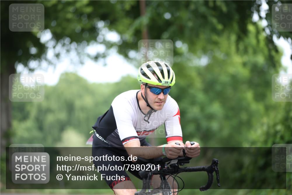 15.06.2025 - 7 Türme Triathlon Yannick Fuchs http://msf.ph/oto/7980201 15.06.2025 11:20:36 Radfahren 320 meine-sportfotos.de