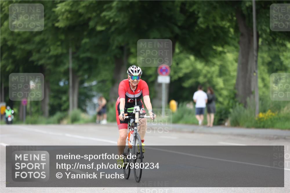 15.06.2025 - 7 Türme Triathlon Yannick Fuchs http://msf.ph/oto/7980234 15.06.2025 11:20:39 Radfahren 320 meine-sportfotos.de