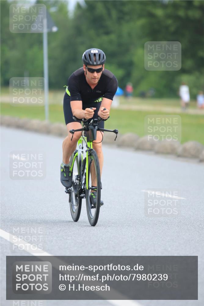 15.06.2025 - 27. Vierlanden-Triathlon H.Heesch http://msf.ph/oto/7980239 15.06.2025 10:38:52 Radfahren 17, 145, 298 meine-sportfotos.de
