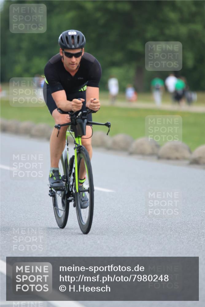 15.06.2025 - 27. Vierlanden-Triathlon H.Heesch http://msf.ph/oto/7980248 15.06.2025 10:38:52 Radfahren 17, 145, 298 meine-sportfotos.de