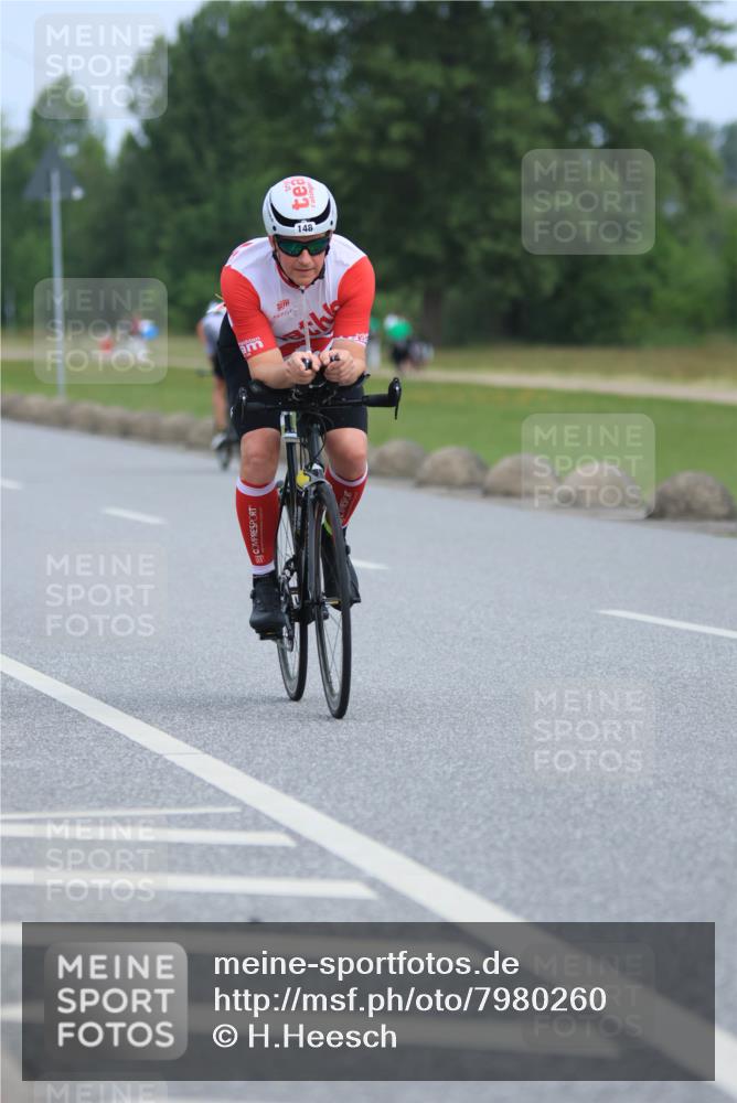 15.06.2025 - 27. Vierlanden-Triathlon H.Heesch http://msf.ph/oto/7980260 15.06.2025 10:39:04 Radfahren 148, 291, 548 meine-sportfotos.de