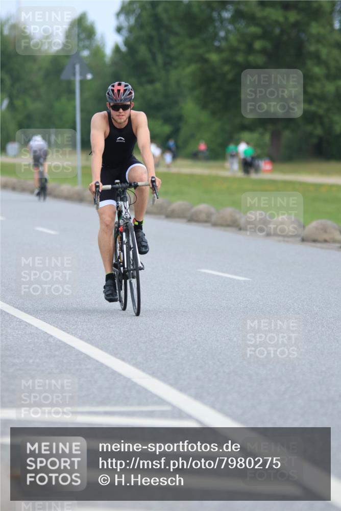 15.06.2025 - 27. Vierlanden-Triathlon H.Heesch http://msf.ph/oto/7980275 15.06.2025 10:39:06 Radfahren 148, 291, 377, 548 meine-sportfotos.de