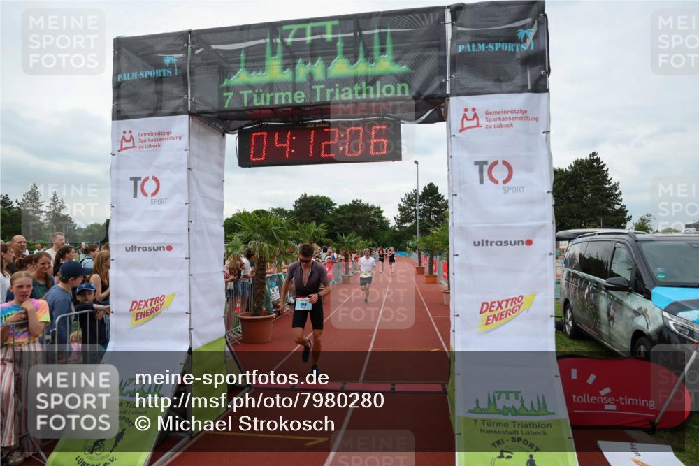 15.06.2025 - 7 Türme Triathlon Michael Strokosch http://msf.ph/oto/7980280 15.06.2025 14:12:06 Ziel 537, 610, 1047, 1056 meine-sportfotos.de