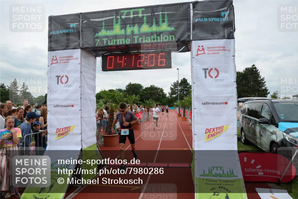 15.06.2025 - 7 Türme Triathlon Michael Strokosch http://msf.ph/oto/7980286 15.06.2025 14:12:06 Ziel 537, 610, 1047, 1056 meine-sportfotos.de