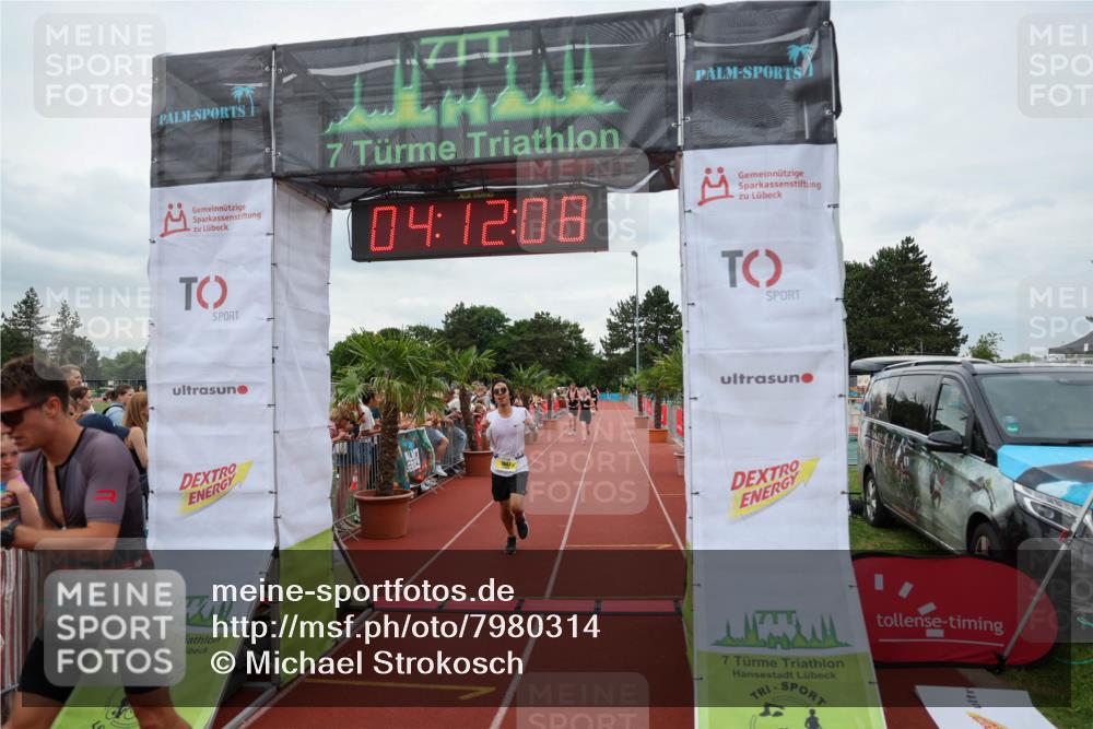 15.06.2025 - 7 Türme Triathlon Michael Strokosch http://msf.ph/oto/7980314 15.06.2025 14:12:07 Ziel 537, 610, 1047, 1056 meine-sportfotos.de
