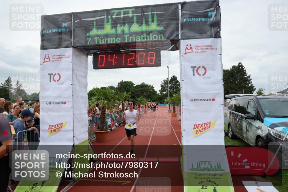 15.06.2025 - 7 Türme Triathlon Michael Strokosch http://msf.ph/oto/7980317 15.06.2025 14:12:08 Ziel 537, 610, 1001, 1047, 1056 meine-sportfotos.de