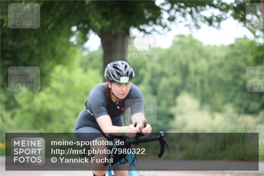 15.06.2025 - 7 Türme Triathlon Yannick Fuchs http://msf.ph/oto/7980322 15.06.2025 11:20:43 Radfahren  meine-sportfotos.de