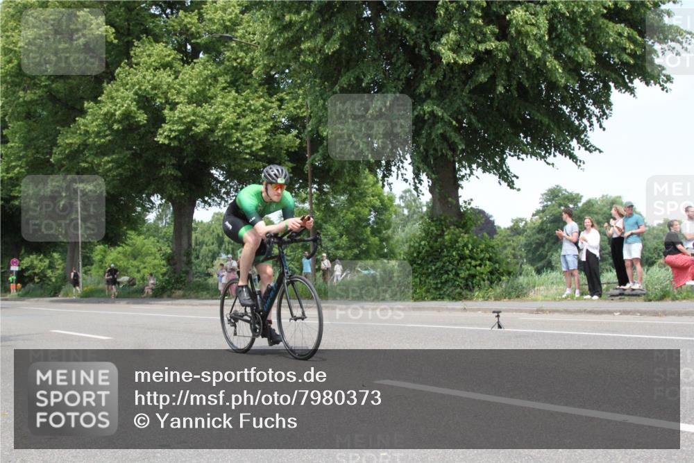 15.06.2025 - 7 Türme Triathlon Yannick Fuchs http://msf.ph/oto/7980373 15.06.2025 13:24:49 Radfahren  meine-sportfotos.de