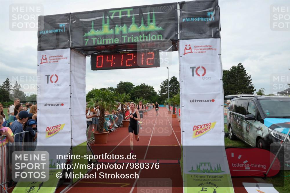 15.06.2025 - 7 Türme Triathlon Michael Strokosch http://msf.ph/oto/7980376 15.06.2025 14:12:12 Ziel 610, 801, 1001, 1047 meine-sportfotos.de
