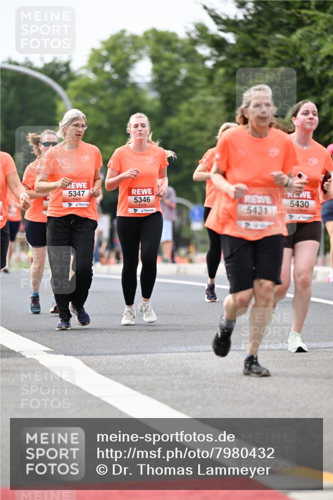 15.06.2025 - REWE Women's Run Dr. Thomas Lammeyer http://msf.ph/oto/7980432 15.06.2025 10:45:15 Laufen 5347, 5346, 5431, 5430 meine-sportfotos.de