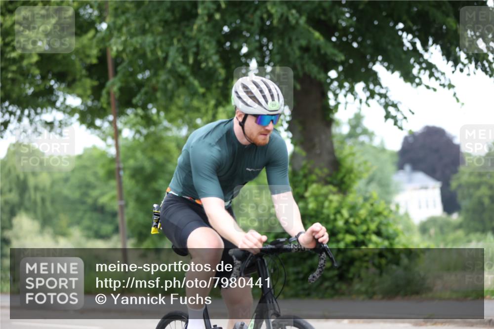 15.06.2025 - 7 Türme Triathlon Yannick Fuchs http://msf.ph/oto/7980441 15.06.2025 11:21:56 Radfahren  meine-sportfotos.de