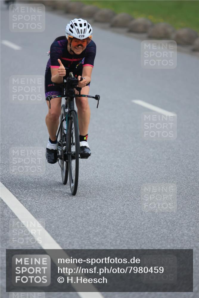 15.06.2025 - 27. Vierlanden-Triathlon H.Heesch http://msf.ph/oto/7980459 15.06.2025 10:40:28 Radfahren 228, 304, 309, 341 meine-sportfotos.de