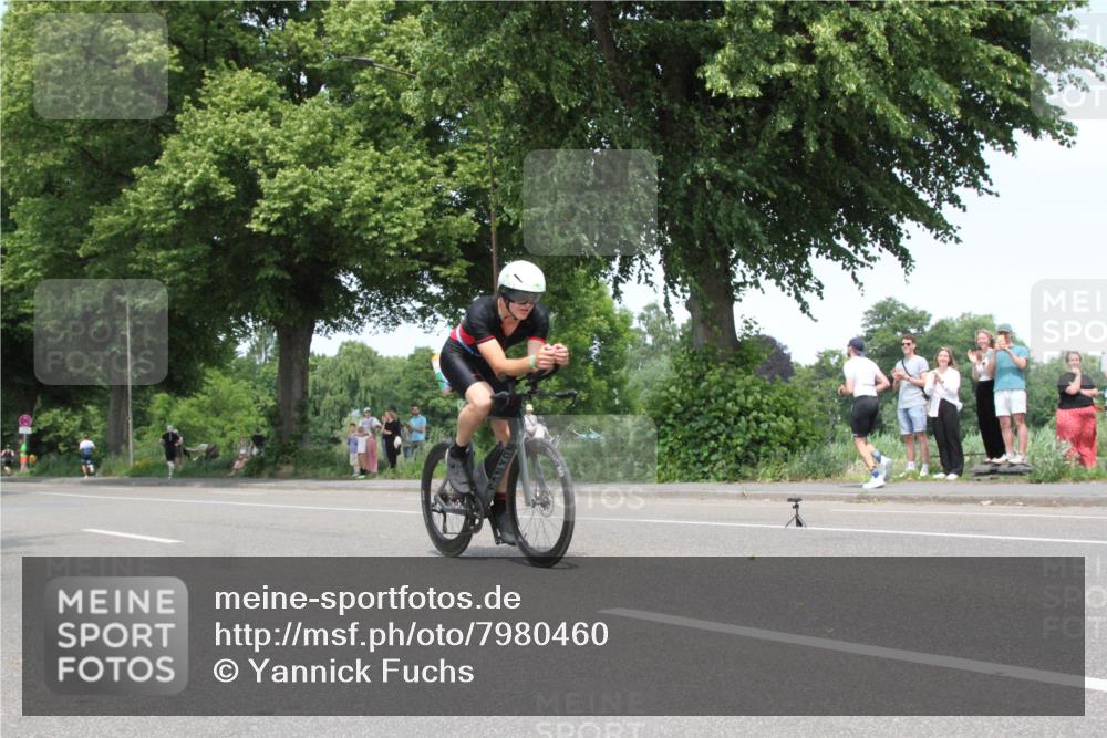 15.06.2025 - 7 Türme Triathlon Yannick Fuchs http://msf.ph/oto/7980460 15.06.2025 13:25:17 Radfahren  meine-sportfotos.de