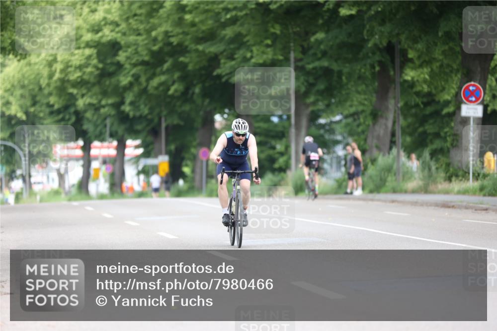 15.06.2025 - 7 Türme Triathlon Yannick Fuchs http://msf.ph/oto/7980466 15.06.2025 11:21:58 Radfahren  meine-sportfotos.de